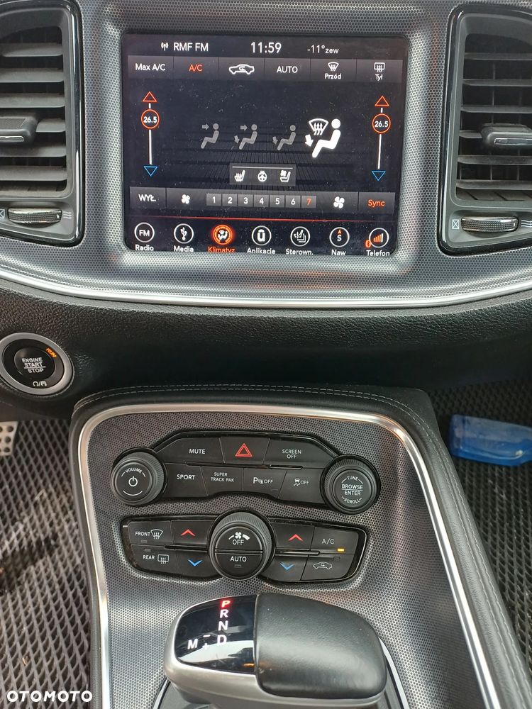 Dodge Challenger - 6