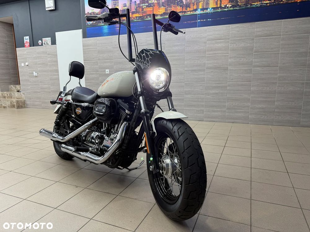 Harley-Davidson Sportster Custom 1200C - 4
