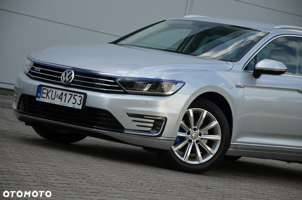 Volkswagen Passat - 4