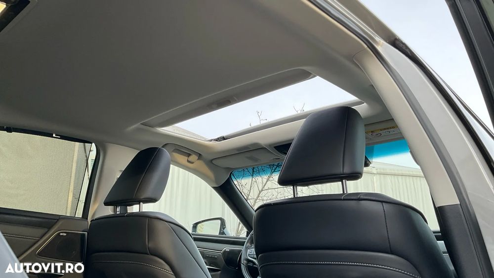 Lexus Seria ES 300h 2.5 TNGA HV 25H- 4X2 CVT Luxury - 20