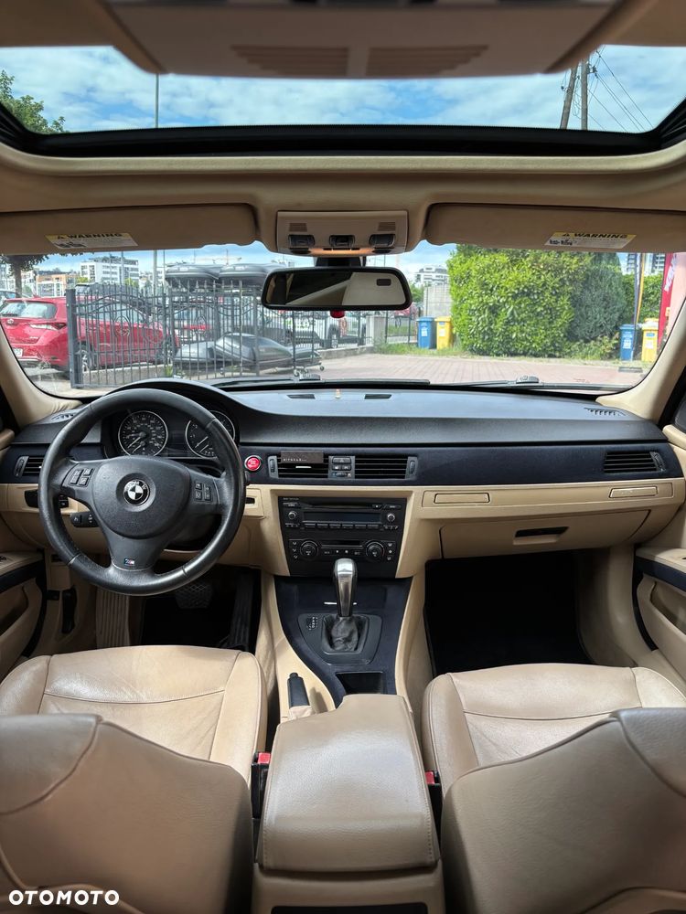 BMW Seria 3 330i - 16