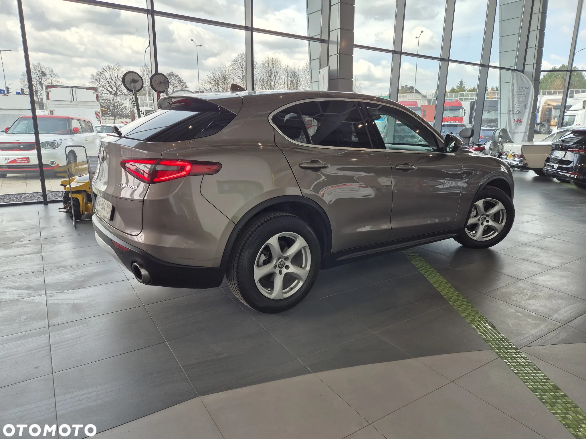Alfa Romeo Stelvio 2.2 Diesel 16V AT8 - 8