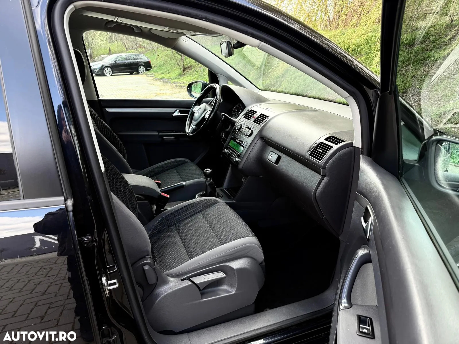 Volkswagen Touran 1.6 TDI BlueMotion Technology Comfortline - 18