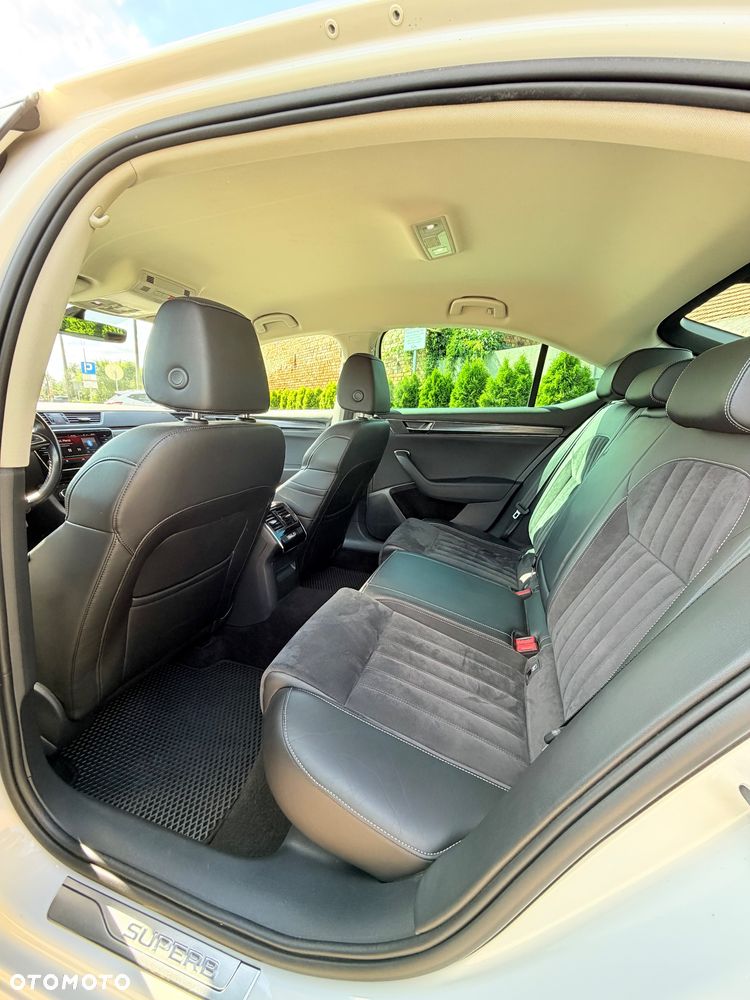 Skoda Superb 2.0 TDI SCR 4x4 Style DSG - 14