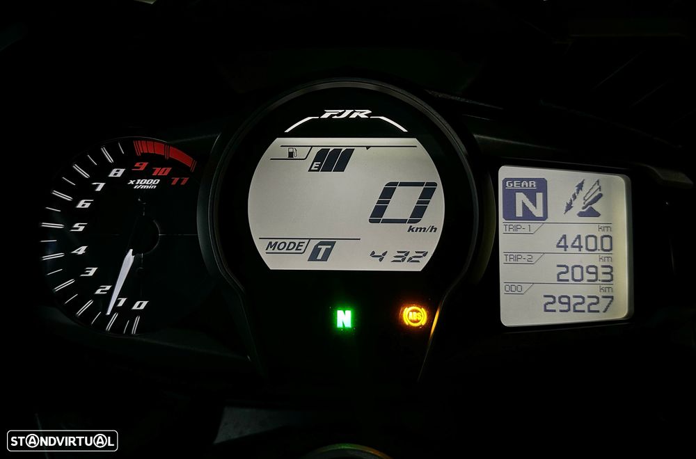 Yamaha FJR 1300 - 21