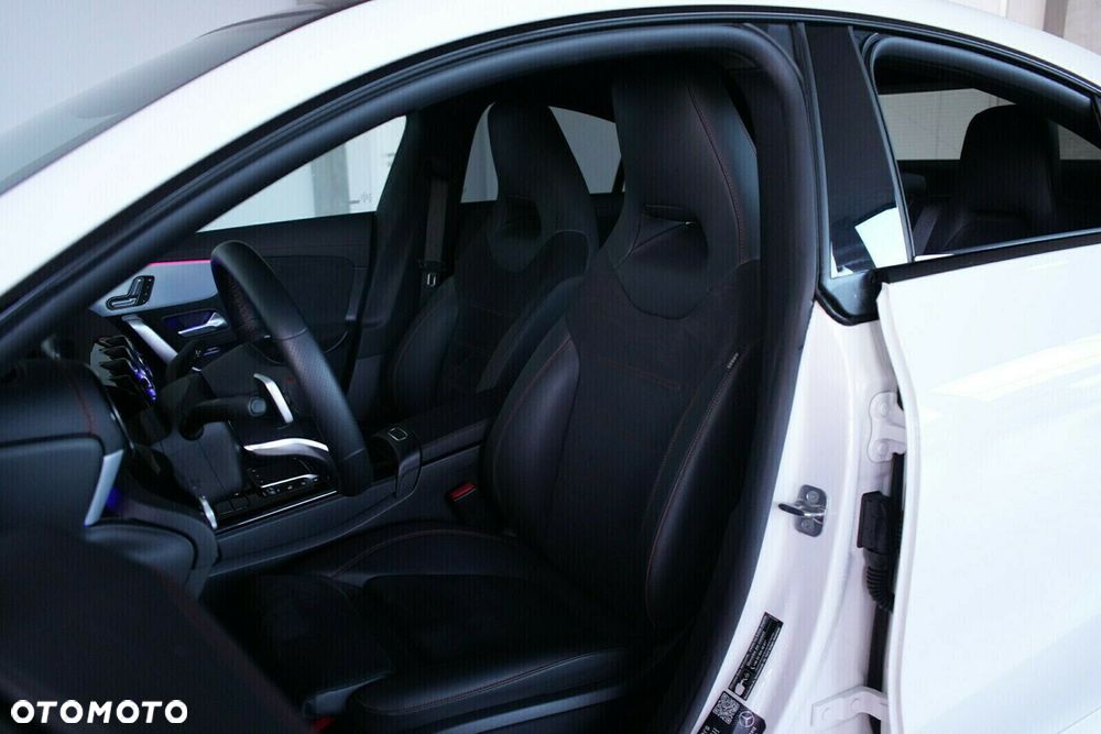 Mercedes-Benz CLA 200 Progressive 7G-DCT - 13