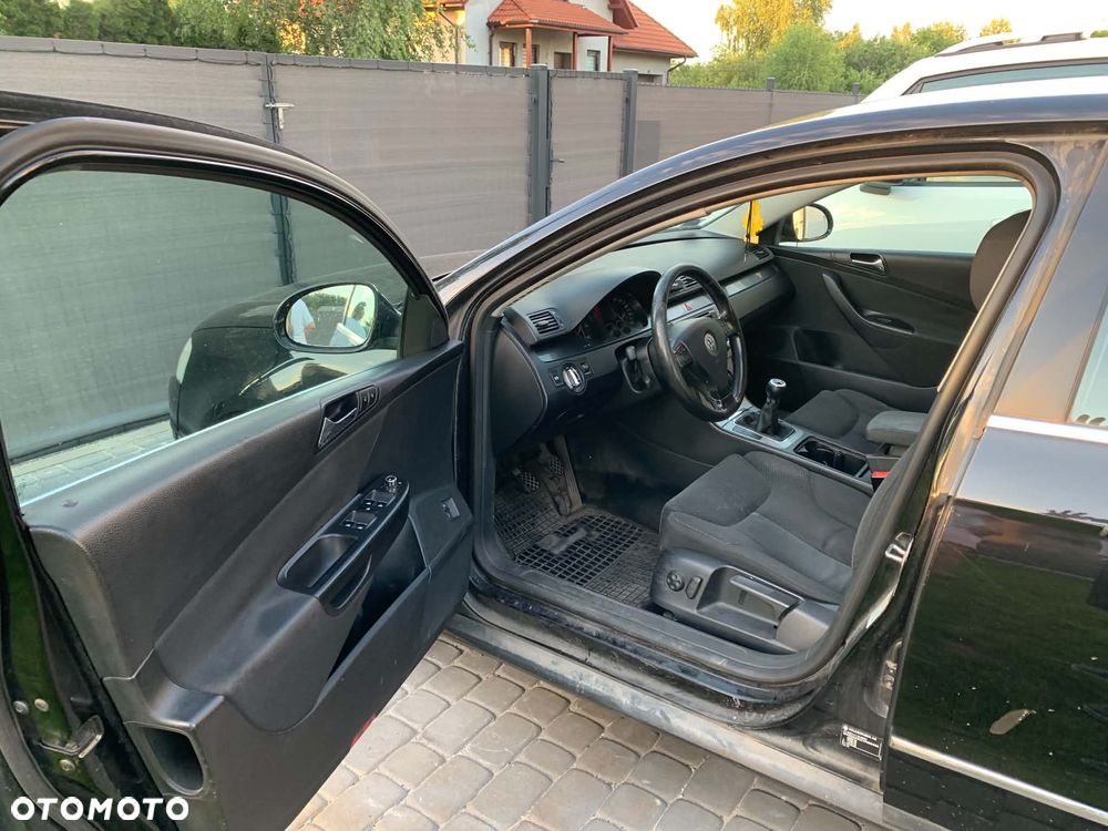 Volkswagen Passat 2.0 TDI DPF Trendline - 11