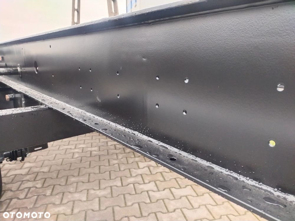 Krone Przyczep BDF 3 osie Gruba Solidna rama - 12