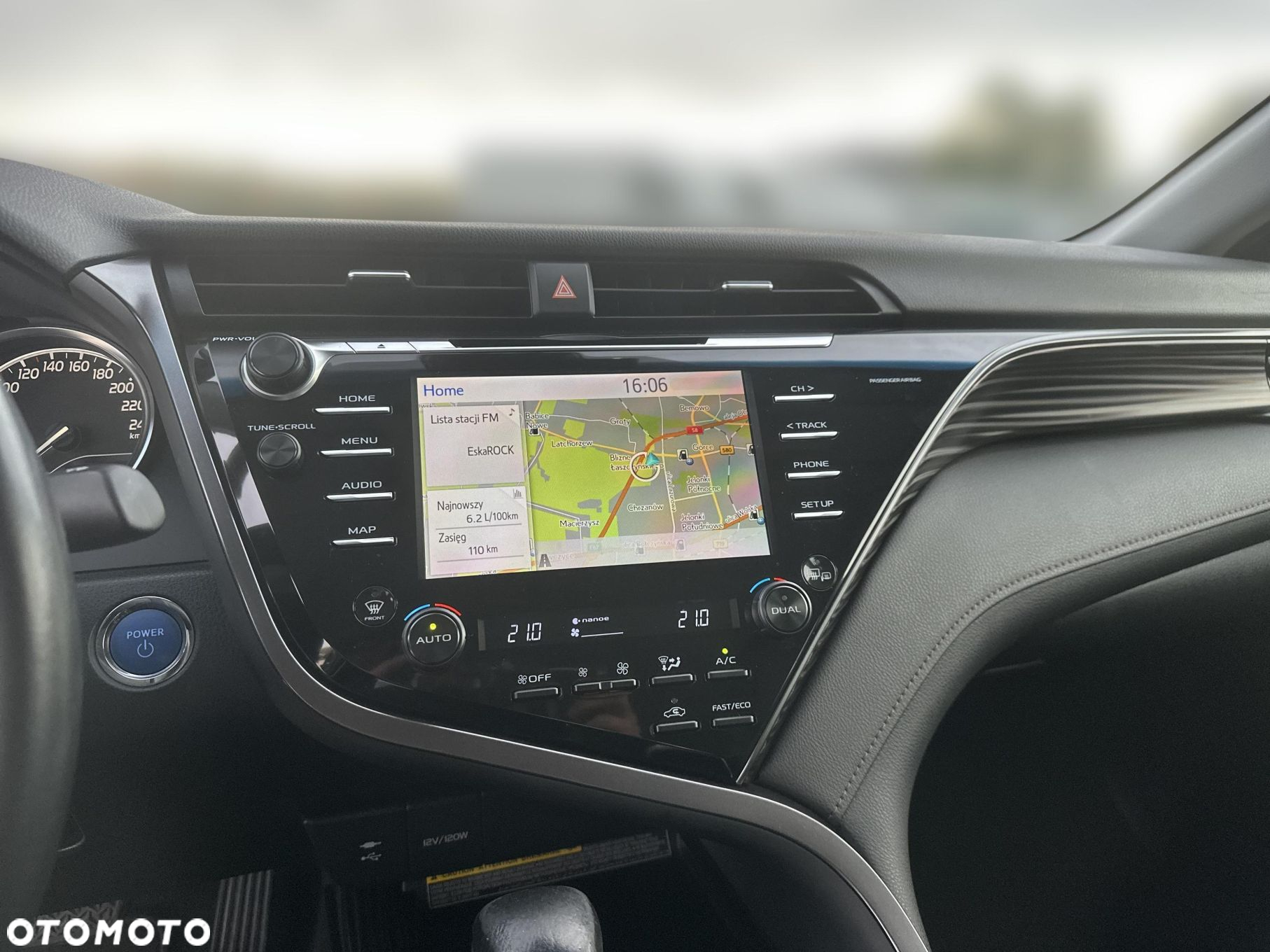 Toyota Camry 2.5 Hybrid Executive CVT - 15