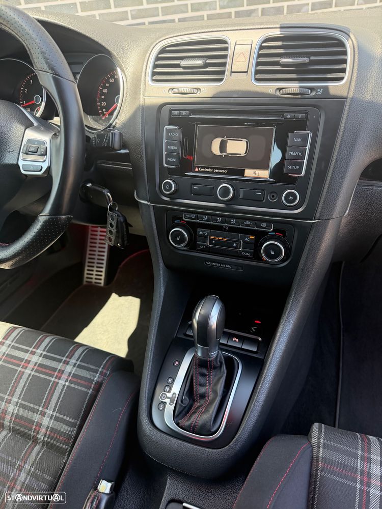VW Golf 2.0 GTI DSG - 12