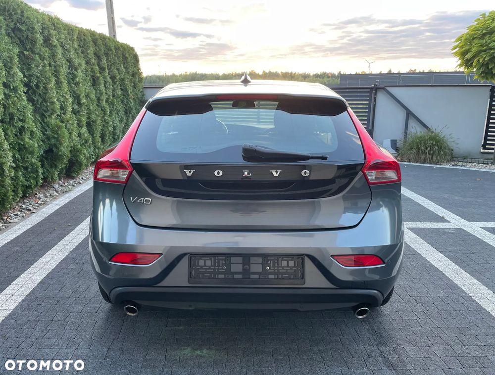 Volvo V40 T2 Momentum - 5