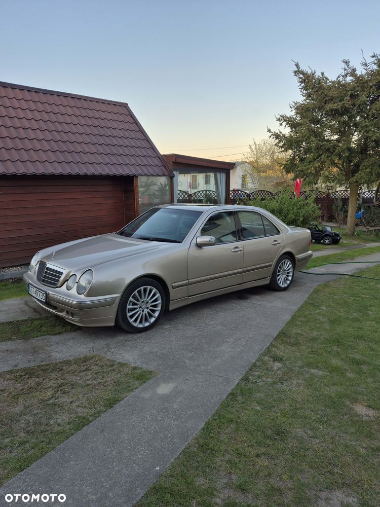 Mercedes-Benz Klasa E - 1