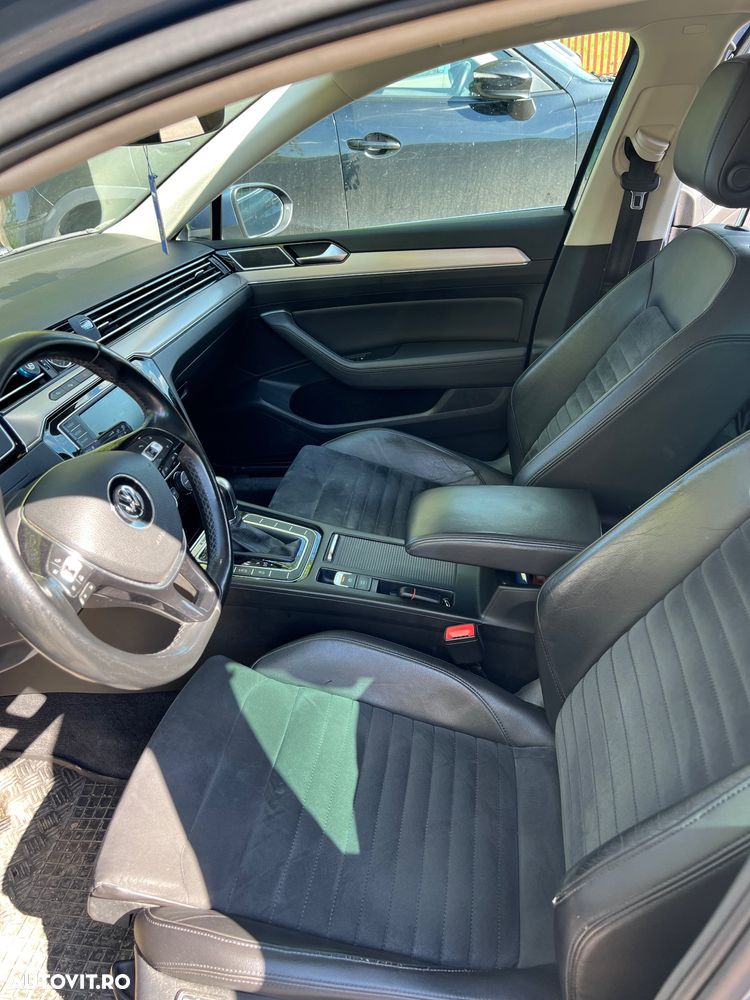 Volkswagen Passat 2.0 TDI DSG 4Motion Highline - 23