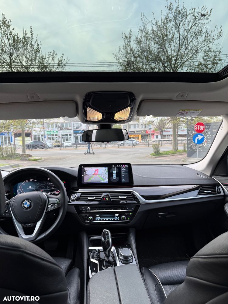 BMW Seria 5 520d Aut. Luxury Line - 13