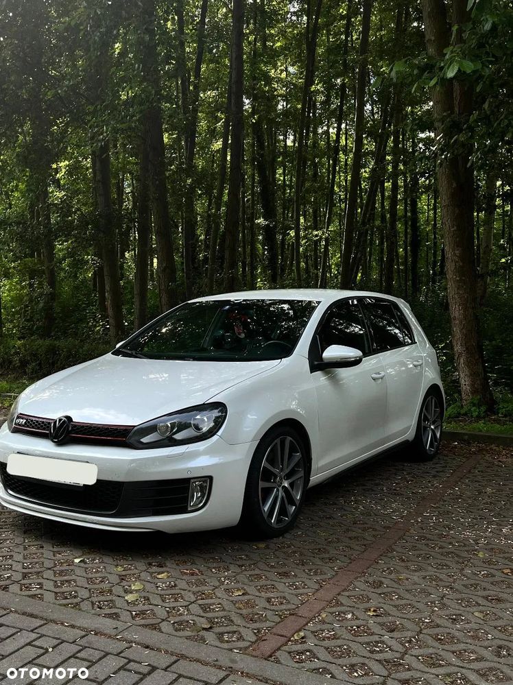 Volkswagen Golf VI 2.0 TSI GTI - 2