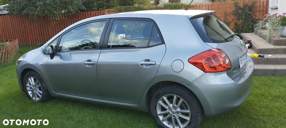 Toyota Auris 1.33 VVT-i Terra - 2