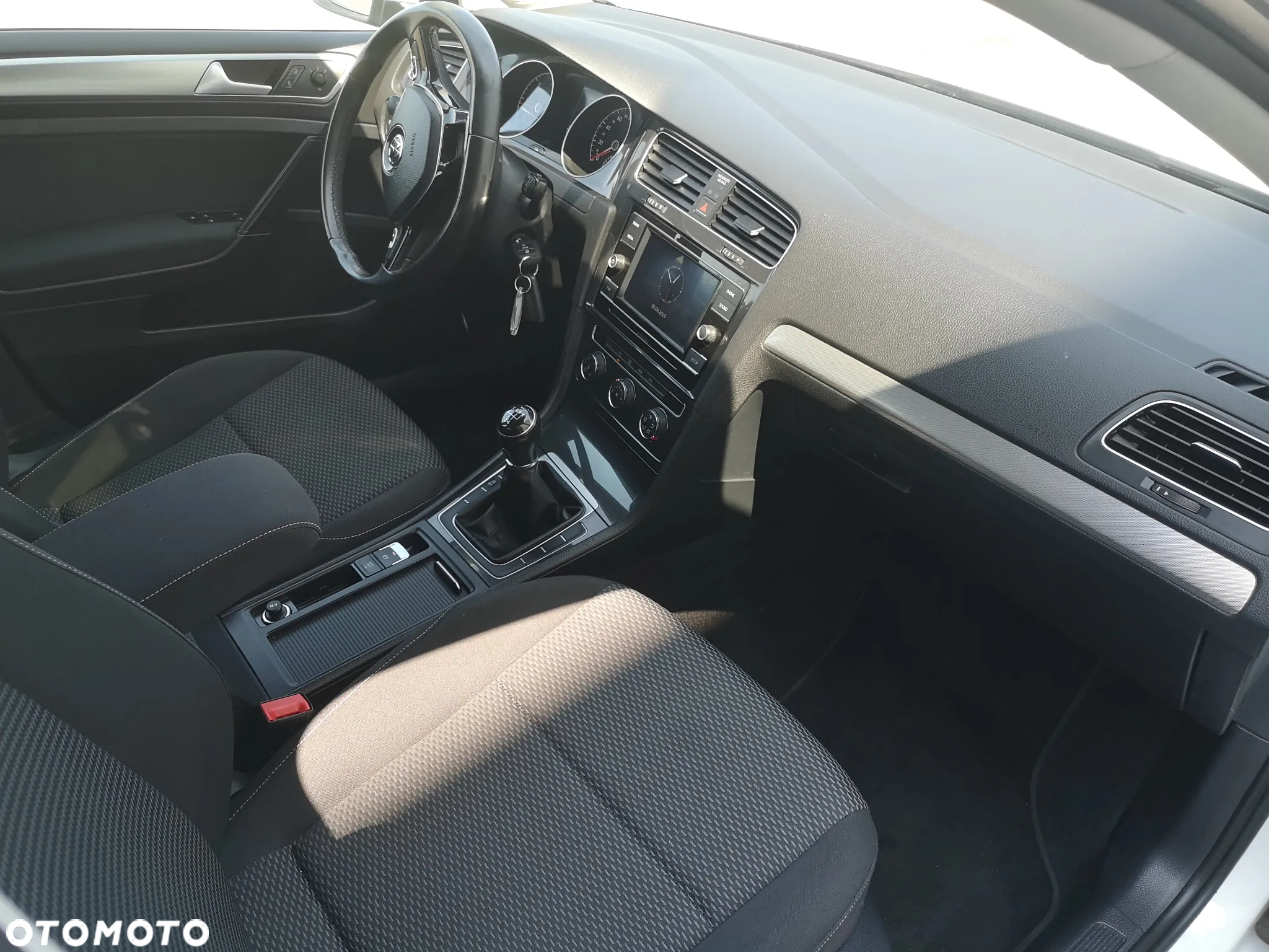 Volkswagen Golf 1.6 TDI SCR Comfortline - 8