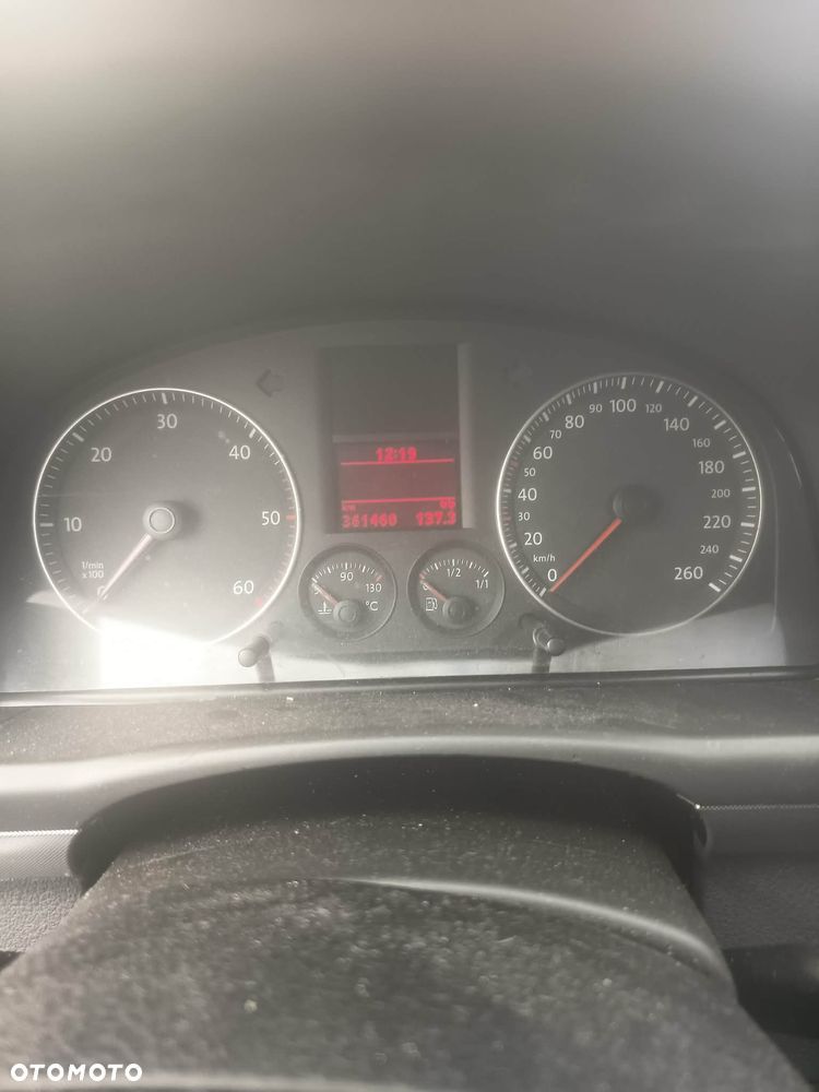 Volkswagen Touran 1.9 TDI Conceptline - 10