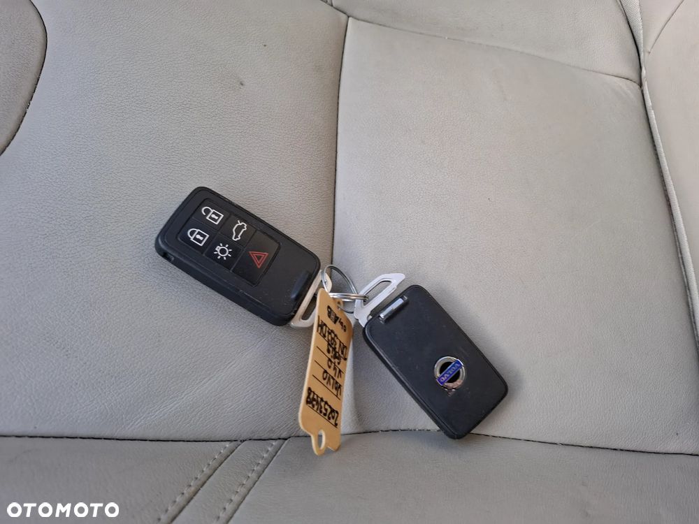 Volvo V40 D4 Geartronic You - 24