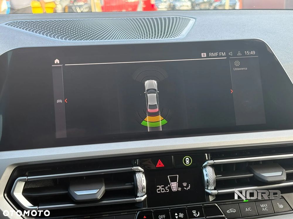 BMW Seria 3 320d mHEV - 18