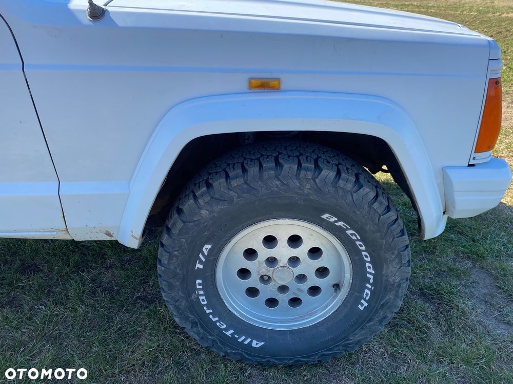 Jeep Cherokee - 11