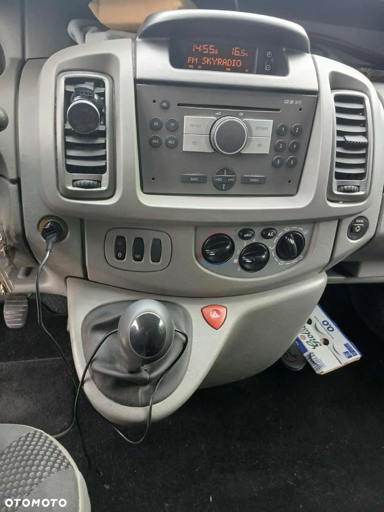 Opel Vivaro - 10