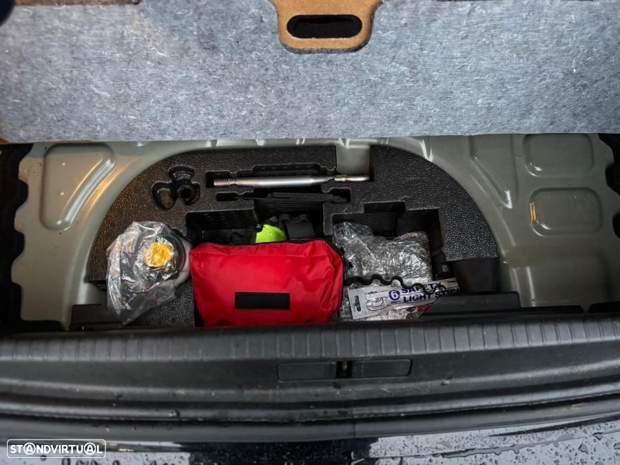 Peugeot e-208 E-Style - 28