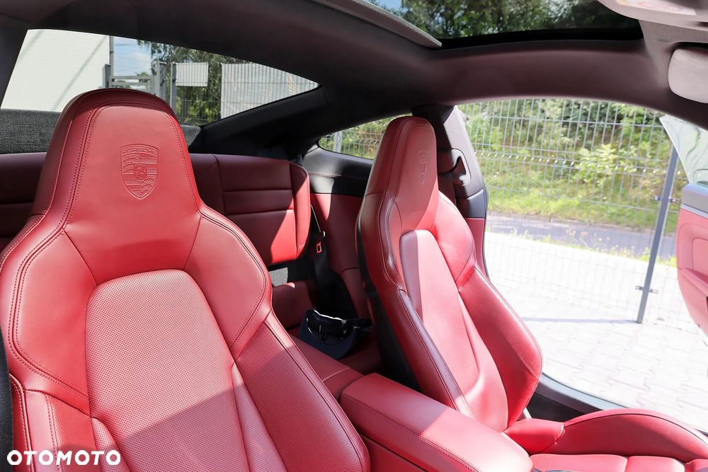 Porsche 911 Carrera 4S - 14