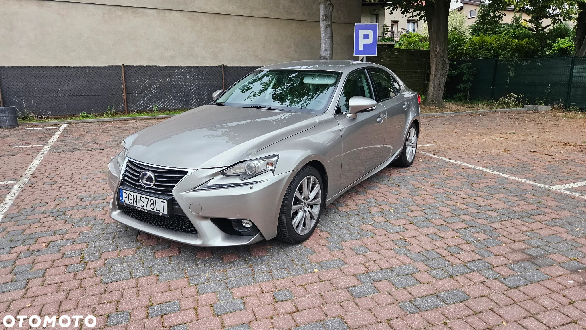 Lexus IS 300h - 11