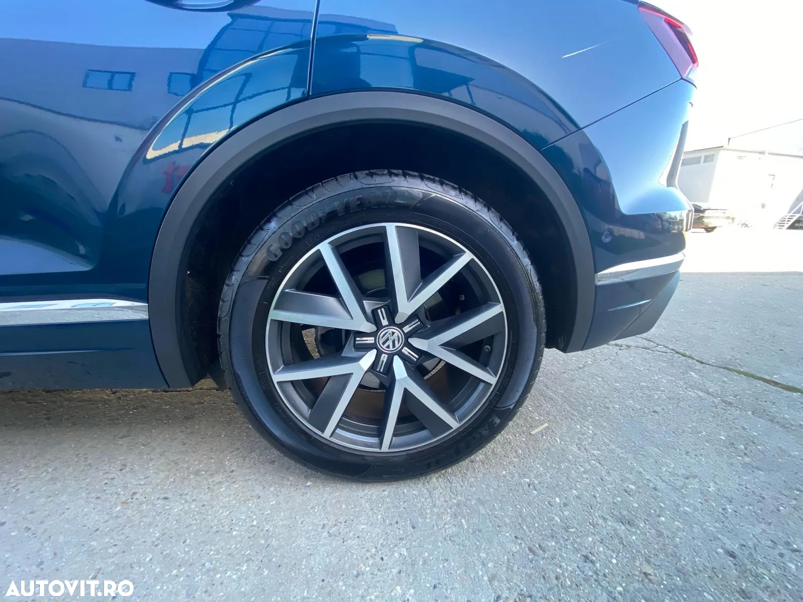 Volkswagen Touareg - 10