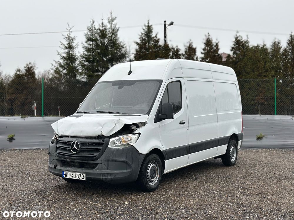 Mercedes-Benz Sprinter - 2