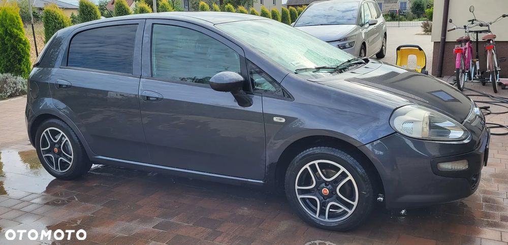 Fiat Punto Evo 1.4 8V Estiva Blue&Me - 19