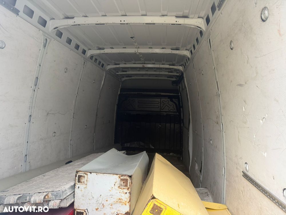 Iveco Massif - 12