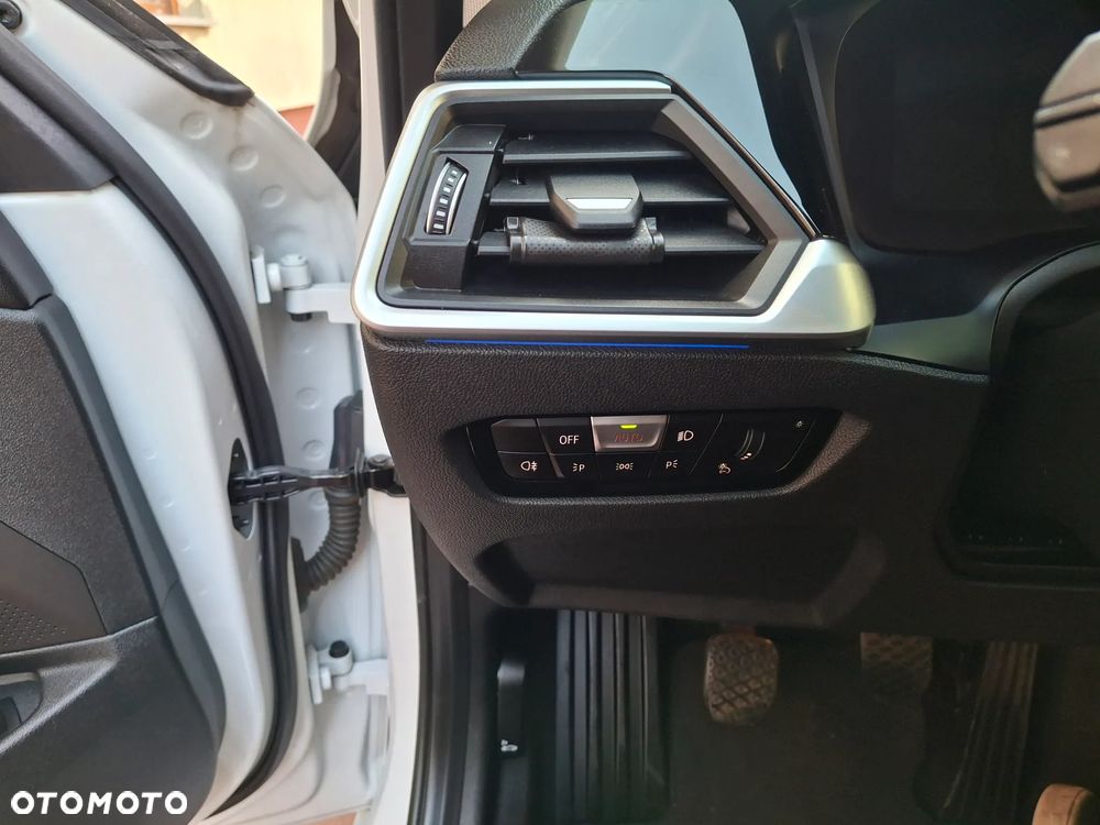 BMW Seria 3 318i - 22