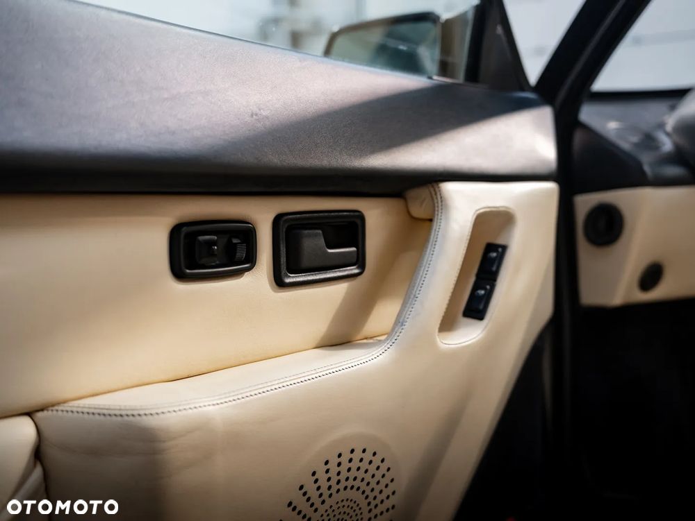 Ferrari Mondial - 36