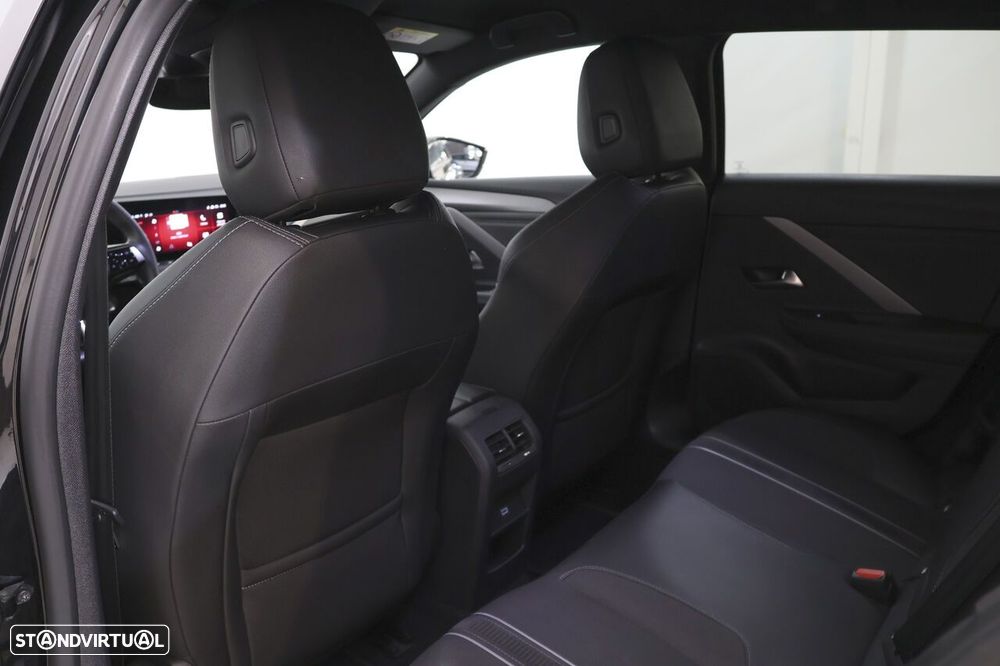 Opel Astra Sports Tourer - 20