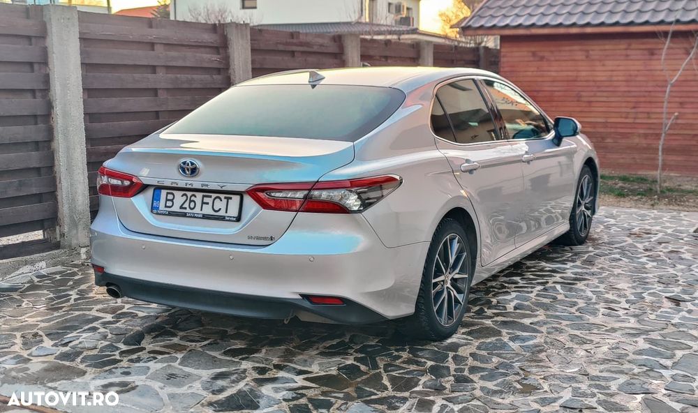 Toyota Camry 2.5 Exclusive - 3