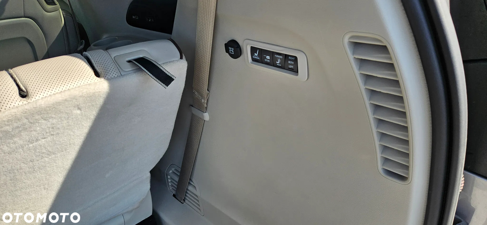 Chrysler Pacifica - 17