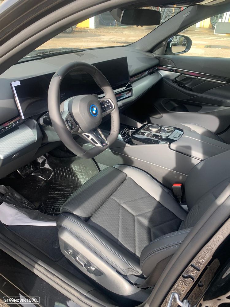 BMW 530 e Pack Desportivo M - 6
