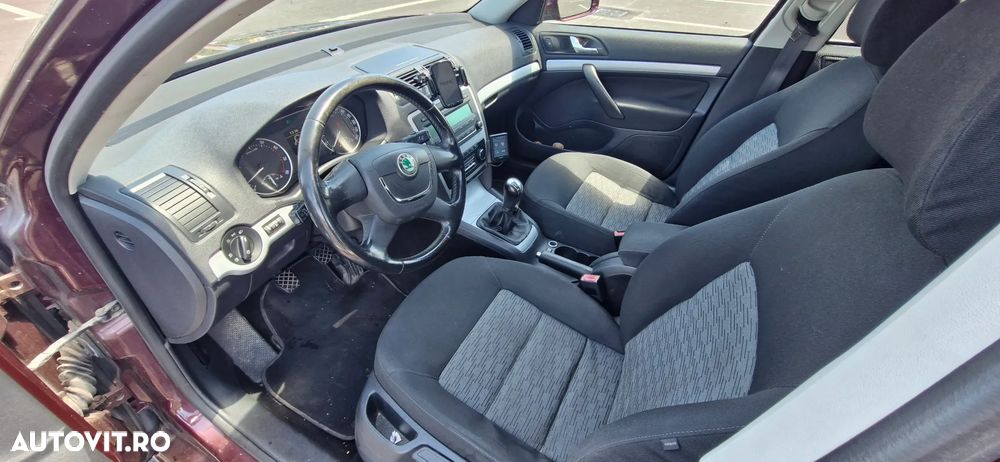 Skoda Octavia 1.4 TSI Ambition - 8