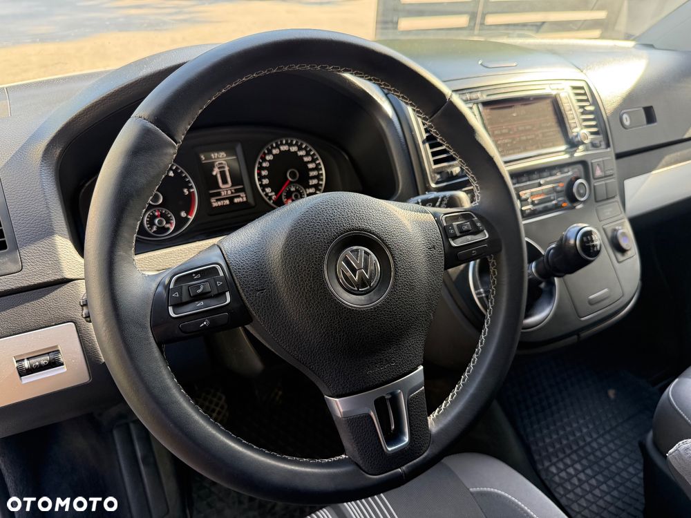 Volkswagen Multivan - 17