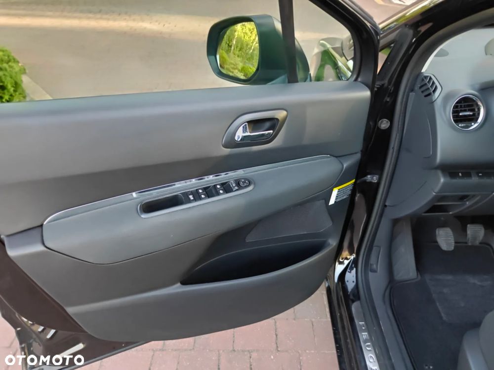 Peugeot 5008 2.0 HDi Allure 7os - 19