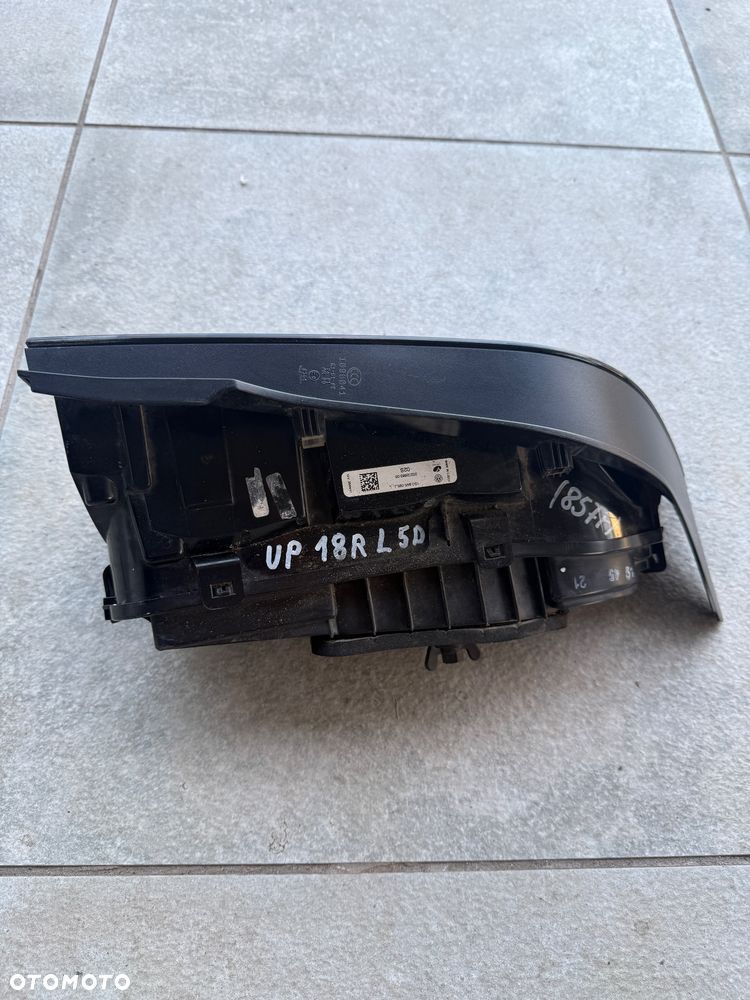LAMPA TYLNA VOLKSWAGEN  UP LIFT  LEWA PRAWA - 6