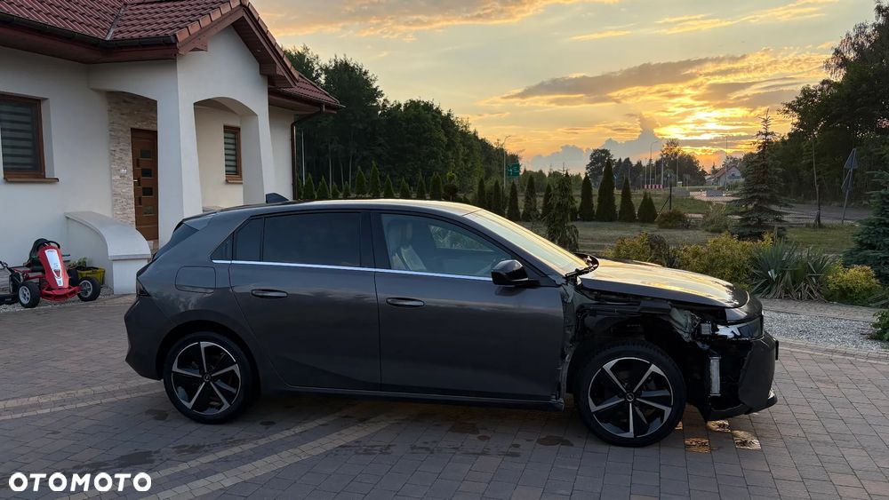 Opel Astra 1.2 T Elegance S&S - 11