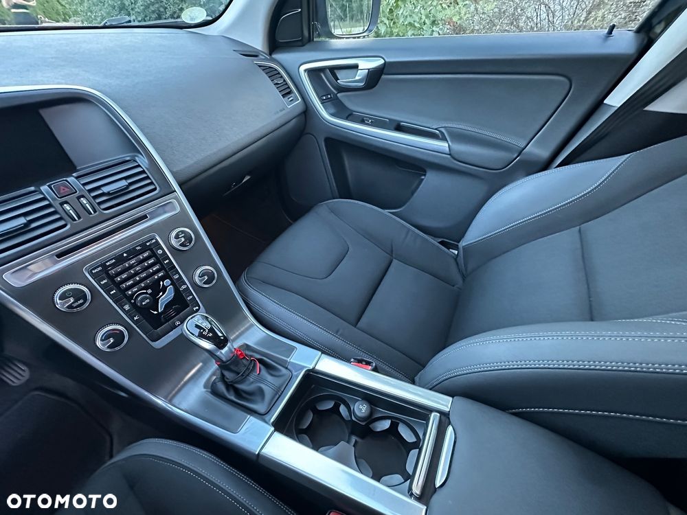 Volvo XC 60 D4 Drive-E Momentum - 21