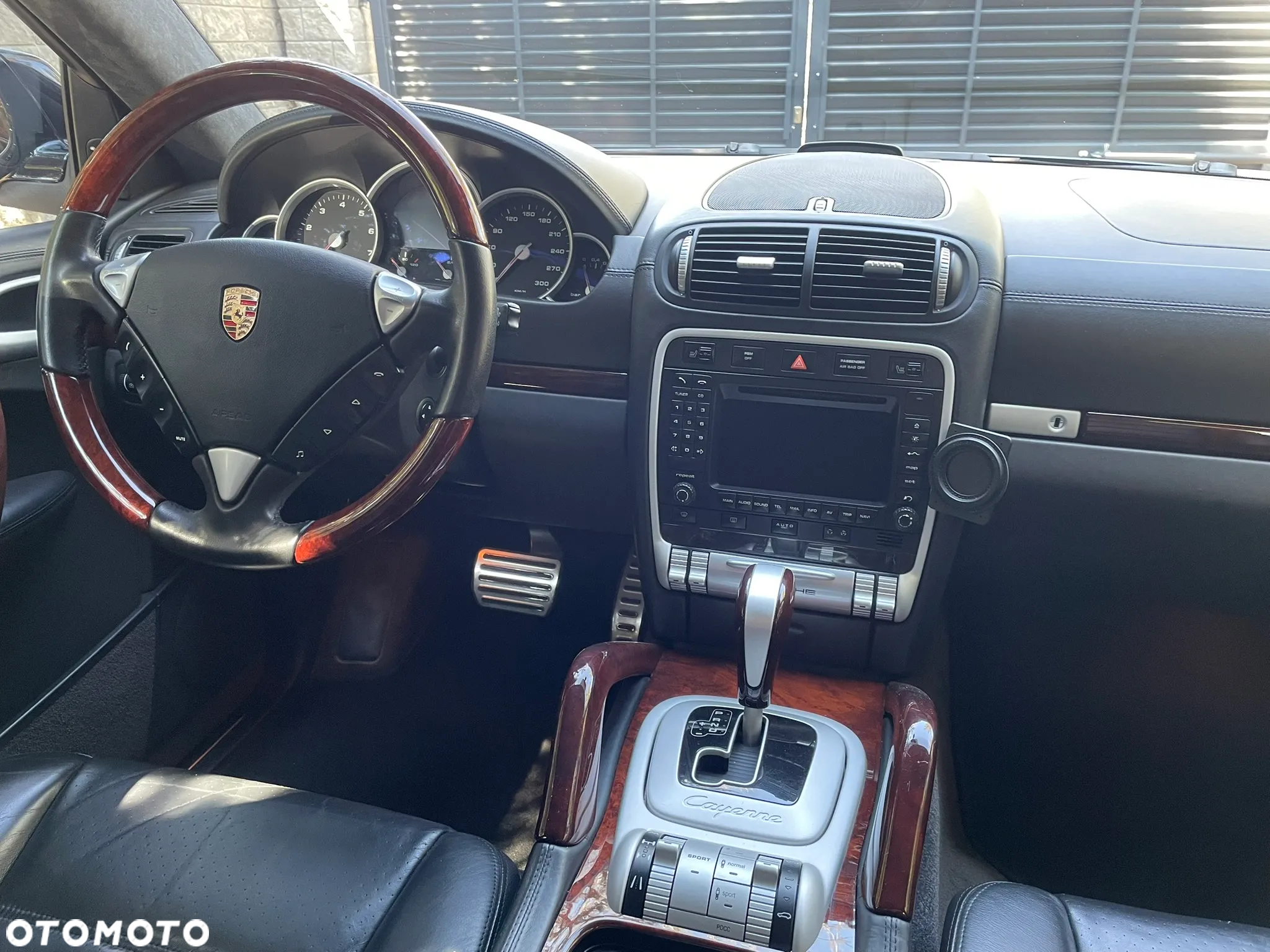 Porsche Cayenne Turbo - 12