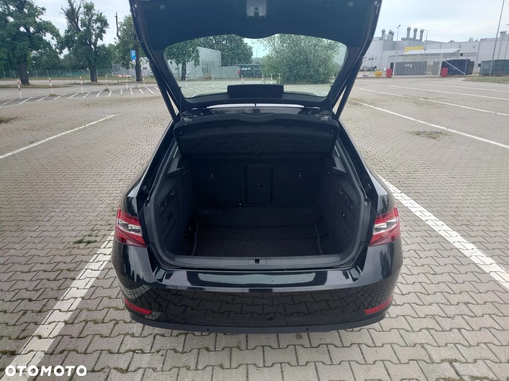 Skoda Superb 2.0 TDI Style DSG - 6