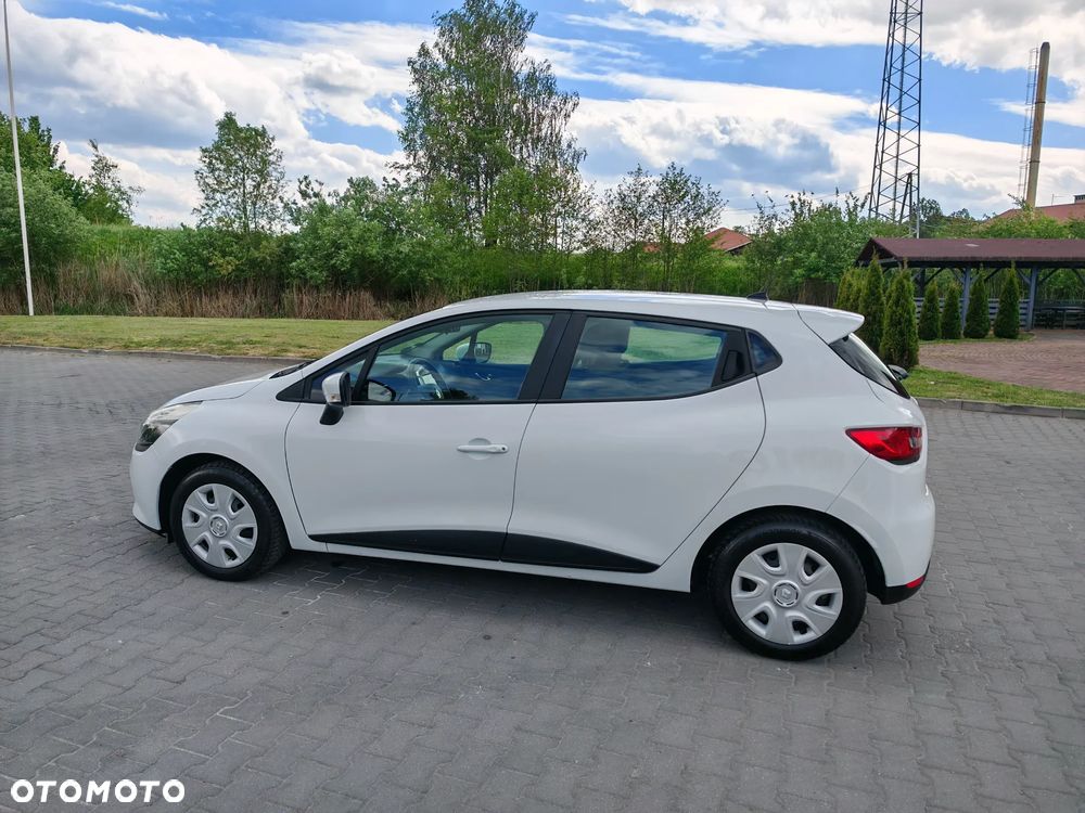 Renault Clio 1.2 16V 75 Life - 15