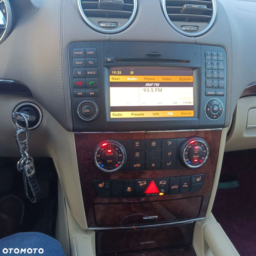 Mercedes-Benz GL - 22