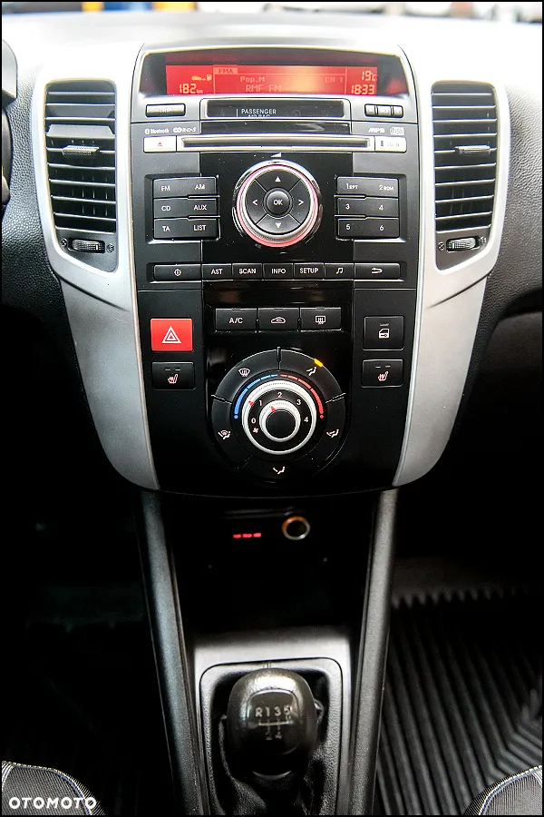 Kia Venga - 22